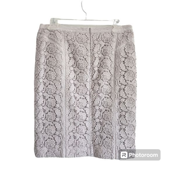 ANN TAYLOR CREAM LACE FLORAL OVERLAY PENCIL SKIRT SIZE 6 - Picture 2 of 6